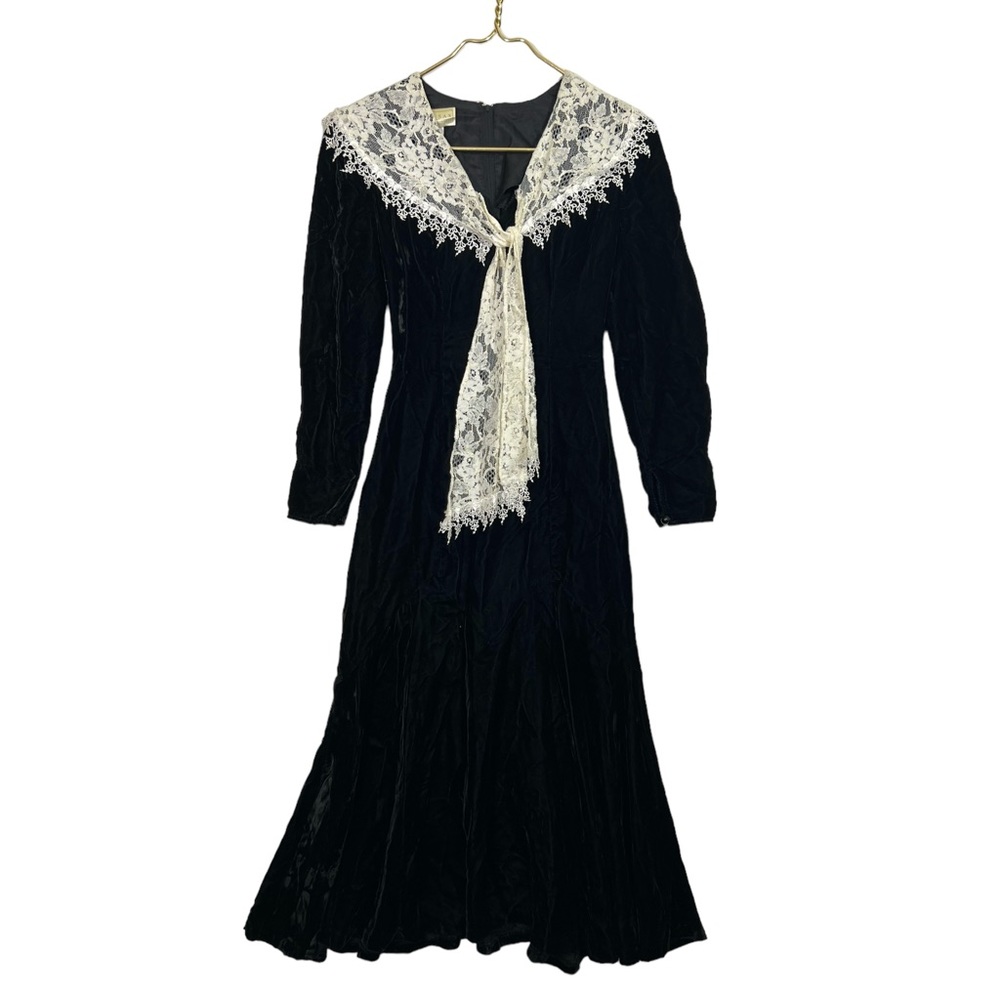 Vintage 80s Gunne Sax Black Velvet Dress Long Sleeve Lace Collar Gothic Maxi